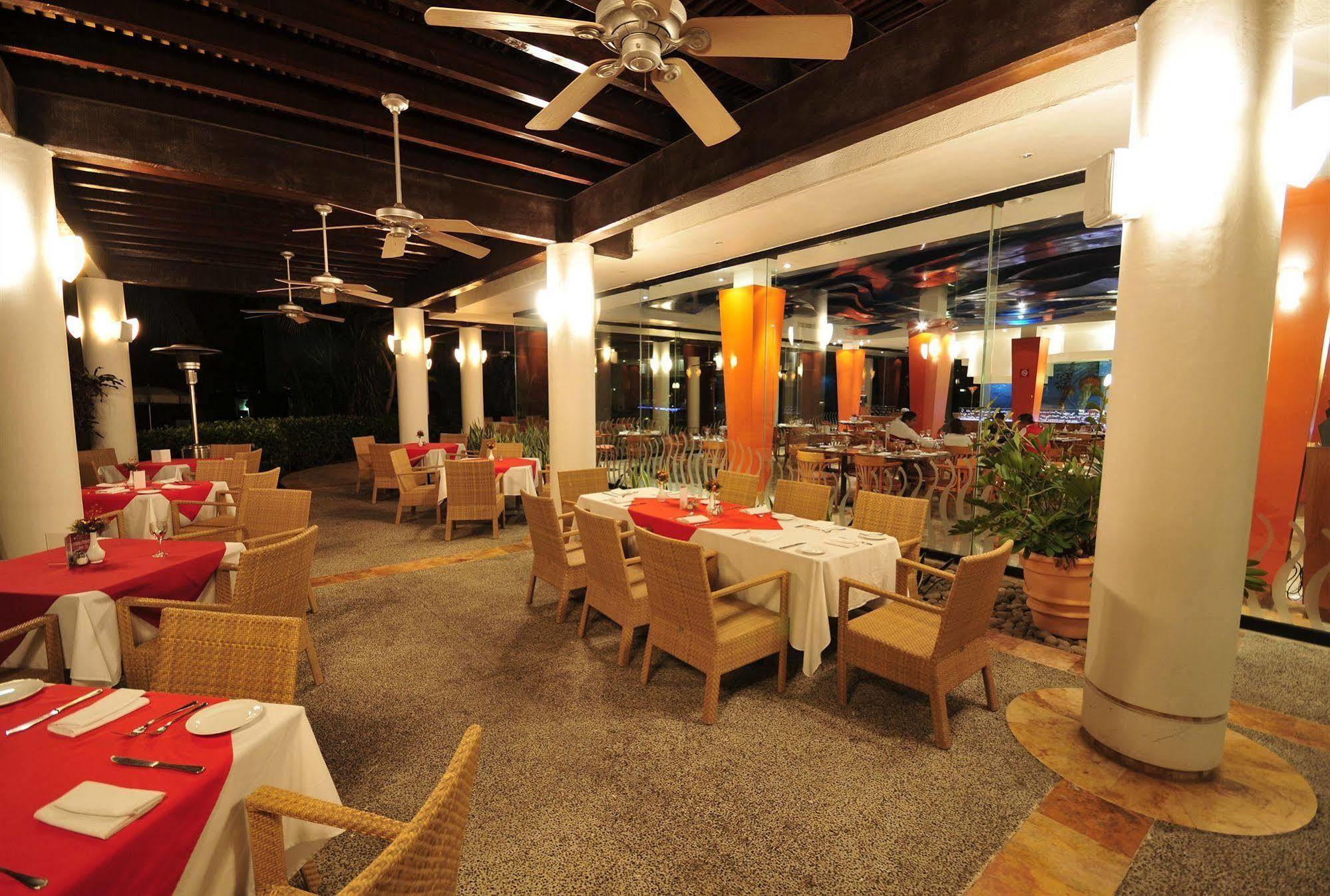 Ocean Breeze Mazatlan Hotel Kültér fotó